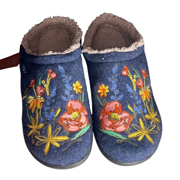 L.L. Bean Shoes - LL Bean Jess Franks Daybreak Scuffs Navy Blue Floral Wool Slippers Womens 9 NEW